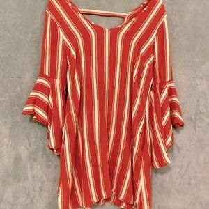 Band of Gypsies bell sleeve blouse. Womens size M. 100% Viscose material.